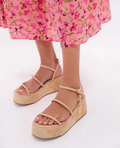 Larroude Gio flatform embroidered Sandals size 6.5 new w original box, dust bags Tan