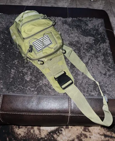 Tactical Shoulder sling Carrier Bag. Green