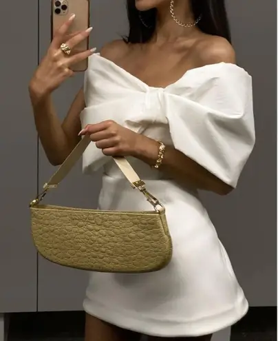 Saturday. Queen BOW OFF