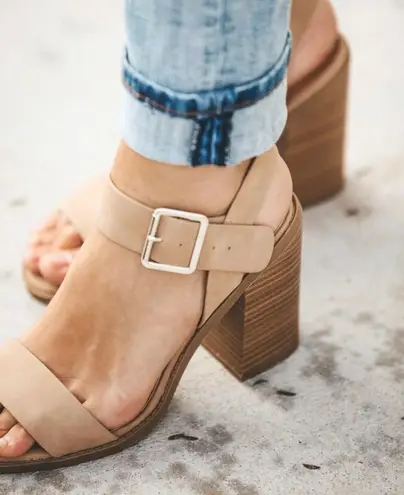 VICI Cooper Block Heeled Sandal 7.5 EUC