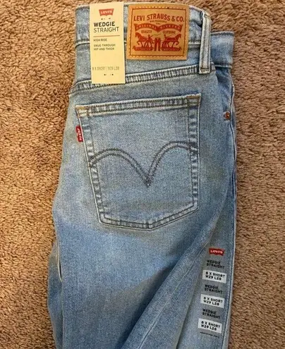 Levi's wedgie straight leg jeans