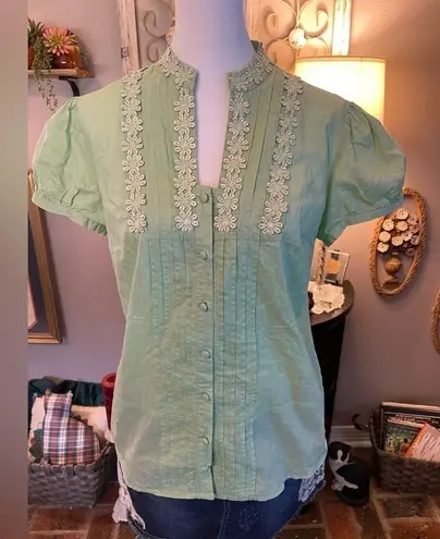 Caribbean Joe  cotton button down top with cap sleeves, pin tucks & lace trim.