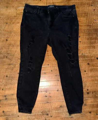 Torrid  Sky high black stretchy skinny normcore 16S jeans