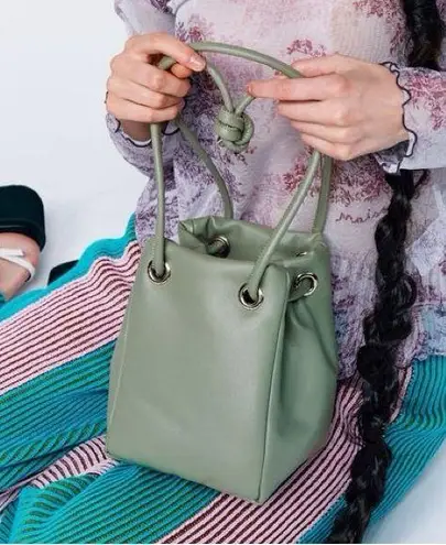 Samo Ondoh | 'Egg' Vegan Leather Bag green mint Crossbody Clutch
Shoulder