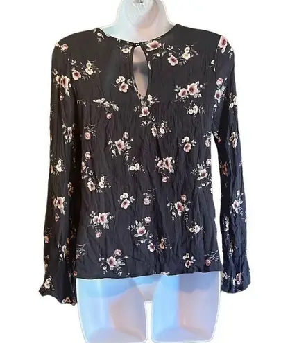 Full Tilt  Womens Medium Gray Pink Floral Cutout Crinkle Top Blouse Shirt