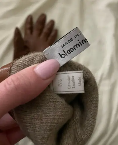 Bloomingdales Genuine Leather Gloves