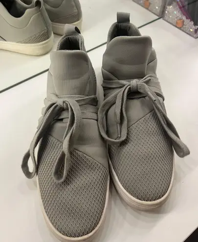 Steve Madden Grey Tie Sneakers