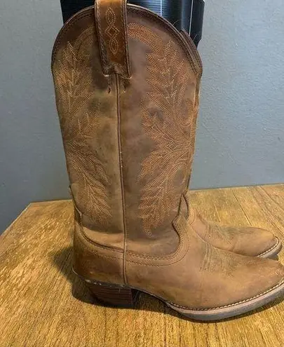 Justin Boots Women’s  western cowboy  size 6.5B riding boots brown leather