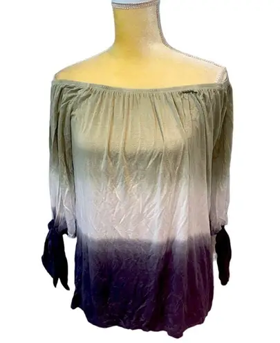 Urban X rayon/ spandex green/gray/white tie dye off shoulder top. Size Medium. Green