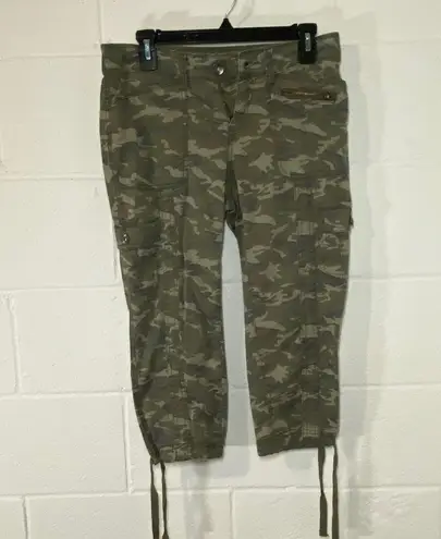 Faded Glory  Capri Length Camouflage Pants