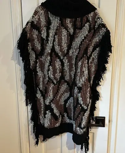 BCBGMAXAZRIA BCBG poncho sweater worn once in flawless condition size medium/large