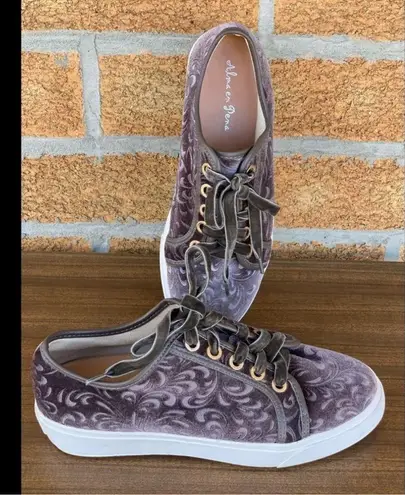 Alma en pena sneakers size 9 Gray