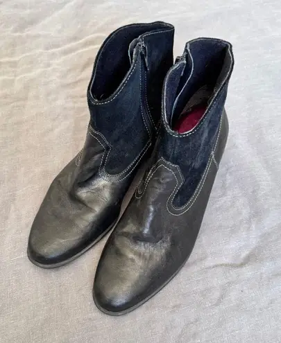 Munro Laramie Black Leather Suede Western Style Bootie Size 9N