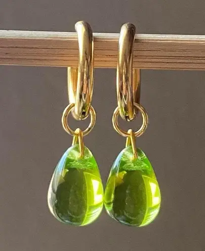 Handmade olive color teardrop Czech glass simple minimalist hoop earrings💚🫒💕