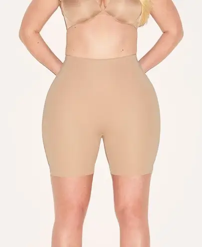 SKIMS NWT Body Hip Enhancing Padded Shorts