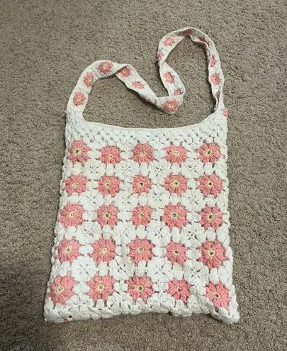 Altar'd State White And Pink Flower Crochet Bag