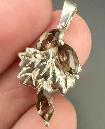 925 Sterling Silver Smoky Quartz Marquis Grape Vine Leaf Small Pendant 3g.