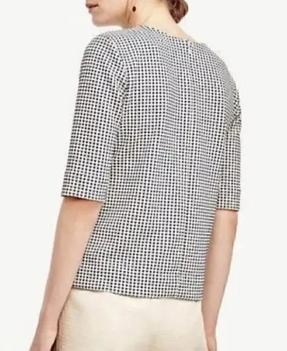 Ann Taylor  Structured Gingham Top White Blue Short Sleeve V-Neck Cottagecore M