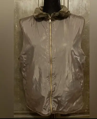 Bill Blass Blassport 2 sided faux fur/ faux leather vest L