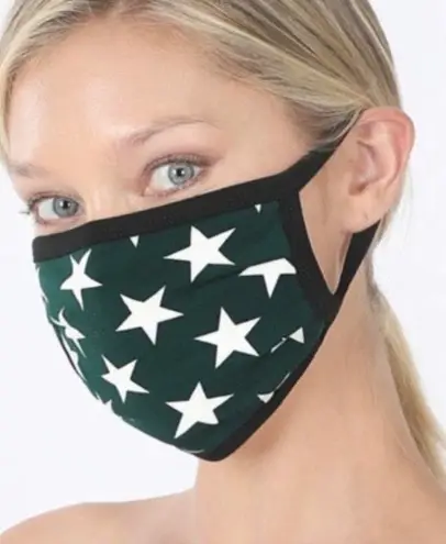 Zenana Hunter Green Star Knit Sweater + Bonus Mask