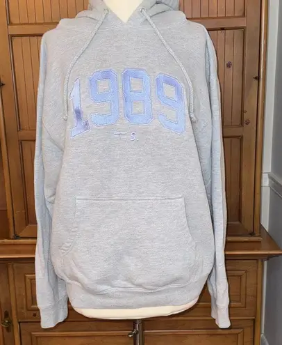 Taylor Swift 1989 hoodie, size medium