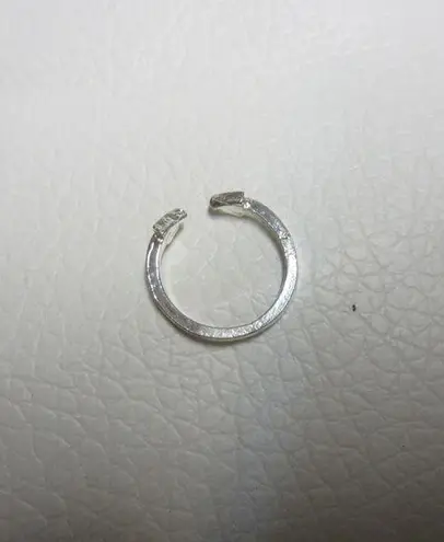 None Silver Tone Two Small Triangles Women's Ring Size 5.5