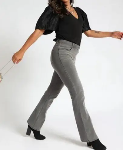 Betabrand Yoga Denim Midrise Bootcut Flare Jeans in Rinsed Gray Size Medium