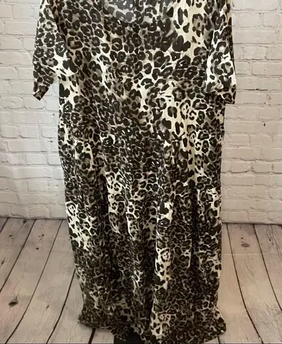 NWT Cheetah Printed Light Weight Midi/Maxi Sleeved Dress Size 3X Black