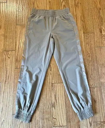 Chico's  zenergy satin side jogger pant size 4