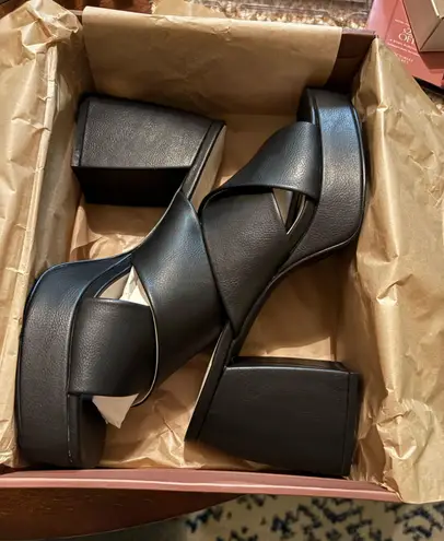 Oasis NIB! Black Platform Sandal thumbnail 3