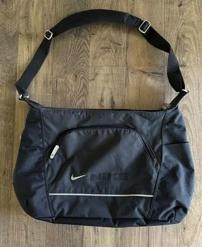 Nike  Athletic Women's Shoulder Bag BA2051 CarryAll Gym Duffle Bag Swoosh Logo