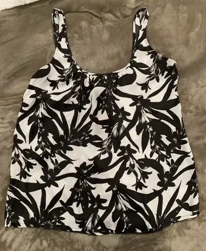 5/48 Black and White floral tank top tie back S
