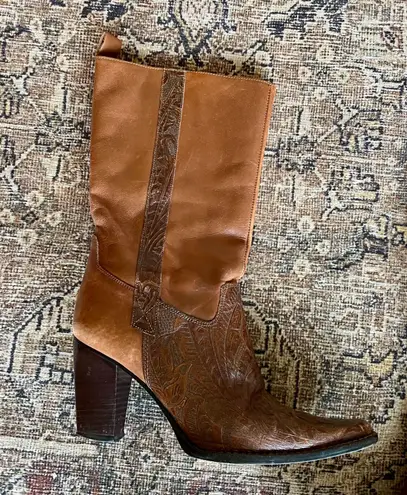 Vintage Tooled Leather Western Cowboy Stacked Heel Boots in Cognac Brown