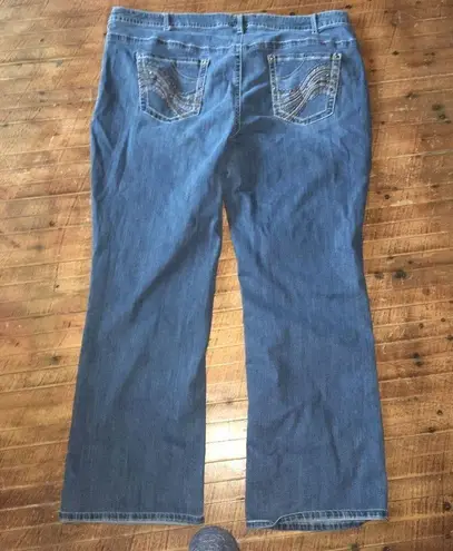 Lane Bryant  distinctly boot cut 28L jeans