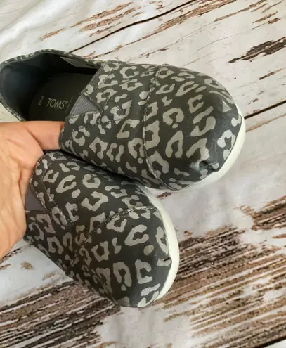 Only TOMS ALPARGATA STEEL GREY PAINTED LEOPARD PRINT SLIP ONS