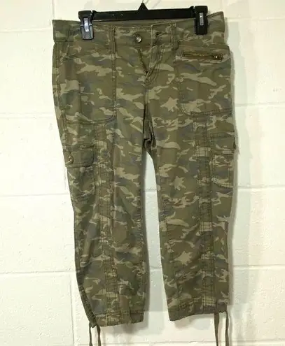 Faded Glory  Capri Length Camouflage Pants