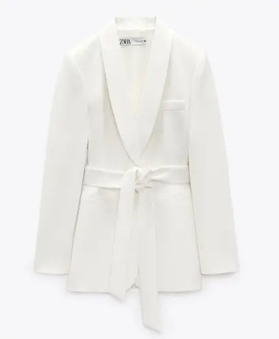 ZARA NWOT  White Belted Tuxedo Blazer. Size Small