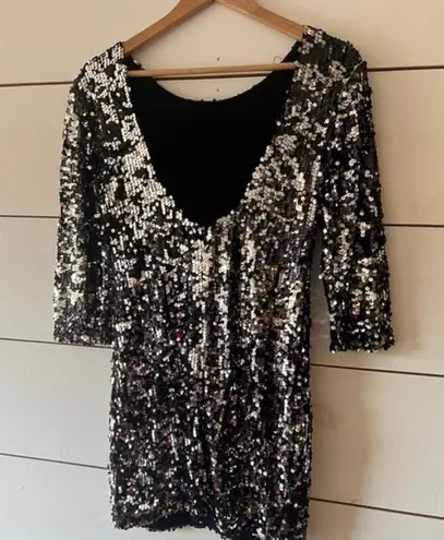 Blaque Label Women’s Size Medium Lo Back Silver All Sequin Short Dress