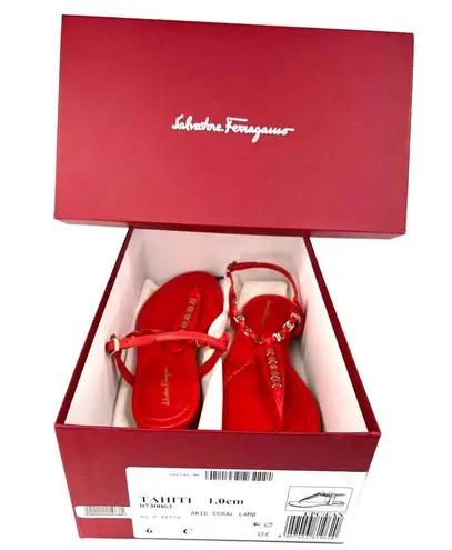 Salvatore Ferragamo TAHITI CORAL LEATHER T-STRAP FLAT SANDALS SIZE 6 C
