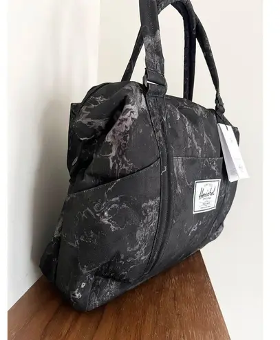 Krass&co NWT Herschel Supply . Brand Strand Sprout Diaper / Gym Bag Black Marble Womens