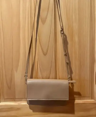 Miztique designer collection cross body tan purse gold accents