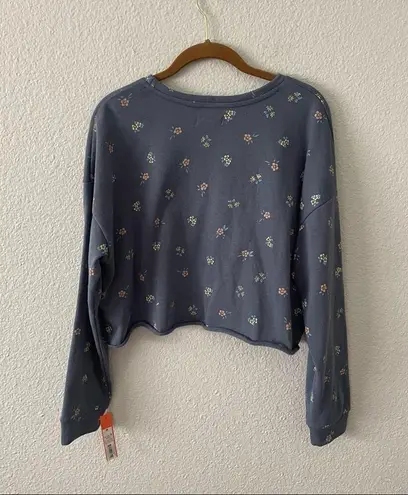Colsie Blue Floral Crop Top Sweatshirt NWT Size Medium