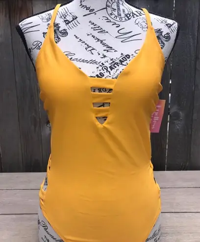 Endless Sun NWT Trending Sunny Yellow Medium One Piece Swimsuit