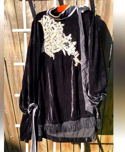 Johnny Was Silly soft Velvet Embroidered.Pearls Puff Sleeves Tunic