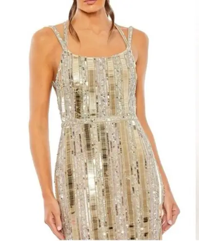 Mac Duggal NWT Nude Silver Halter Neck Embellished Detailed Back Metallic Gown 4