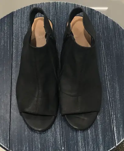 Tahari Leather Wedges