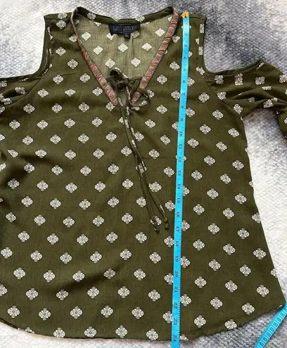 Sweet Wanderer Green Cold Shoulder Floral Embroidered Trim Blouse Size Medium