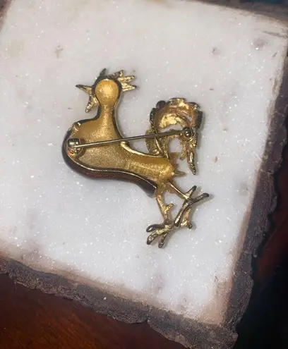 Edwin Pearl Vintage Gold Tone Rooster Brooch Pin With Rhinestones Enamel Detaili Size 2