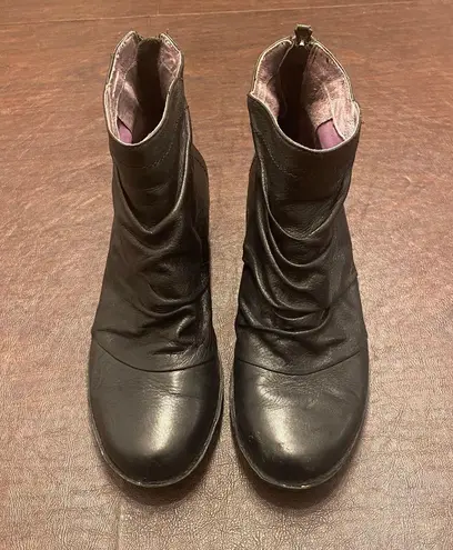 Dansko Arisa Black Ruched Slouchy Leather Ankle Boots 38 (7.5/8) Comfort Wedge