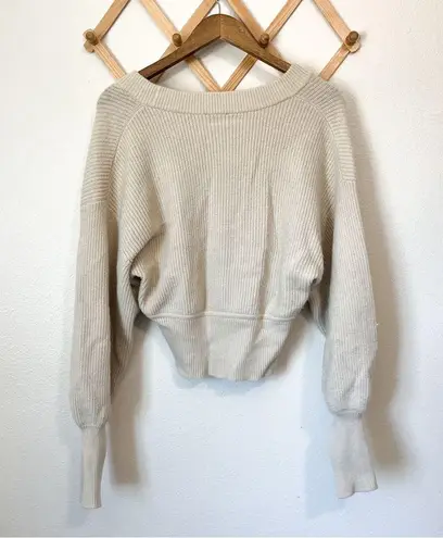 EXPRESS V-Neck Ribbed Cream Sweater Size Medium